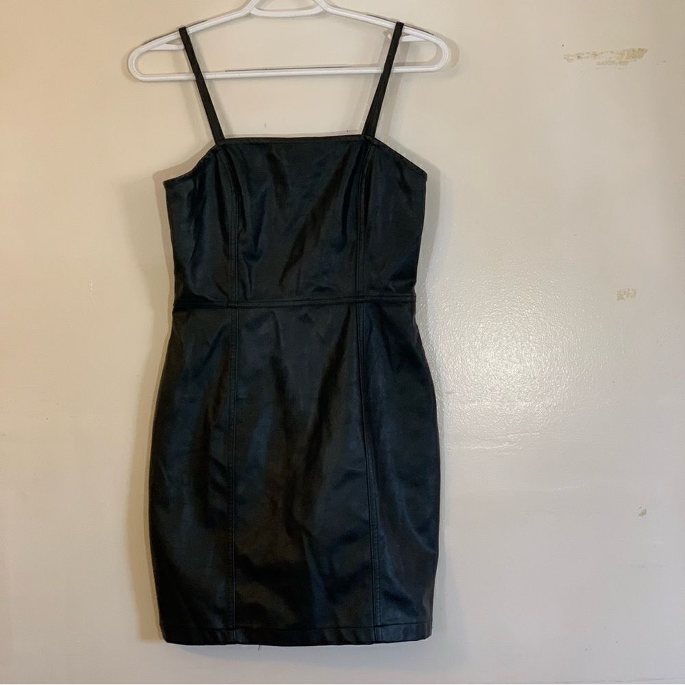 NWOT H&M Divided Dress Black Vegan Leather Fitted Back Zipper Sz 6 Gorgeous